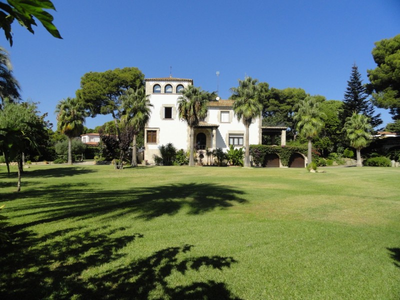 LA GAVINA (S'AGARÓ VELL), VILLA WITH LARGE LAND (Ref. 141) LA GAVINA (S'AGARÓ VELL), VILLA WITH LARGE LAND (Ref. 141)