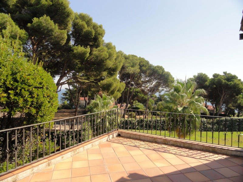 LA GAVINA (S'AGARÓ VELL), VILLA WITH LARGE LAND   (Ref. 141)