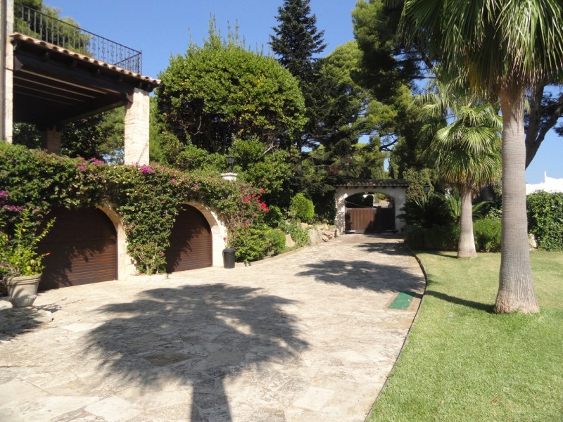 LA GAVINA (S'AGARÓ VELL), VILLA WITH LARGE LAND   (Ref. 141)