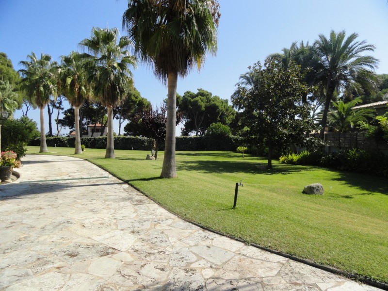 LA GAVINA (S'AGARÓ VELL), VILLA WITH LARGE LAND   (Ref. 141)